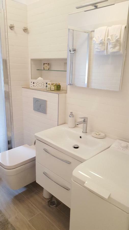 Studio Apartment Vanna - 1St Row To The Sea Opatija Exterior foto