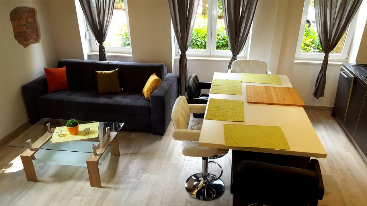 Studio Apartment Vanna - 1St Row To The Sea Opatija Exterior foto