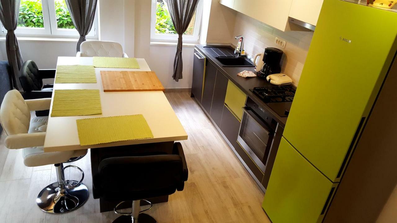 Studio Apartment Vanna - 1St Row To The Sea Opatija Exterior foto